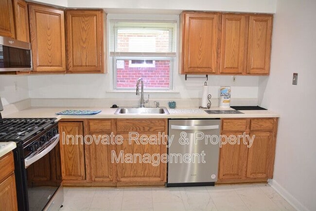 Building Photo - 1714 Loney St