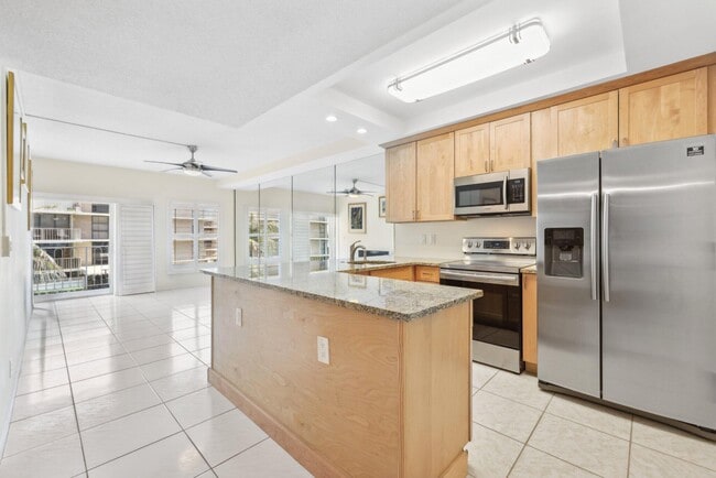 Building Photo - 3230 S Ocean Blvd