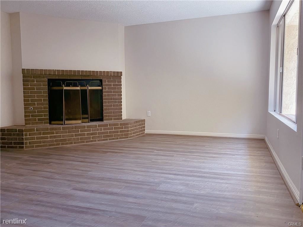 Primary Photo - 3 br, 3 bath Condo - 419 Fairview Ave Apt G