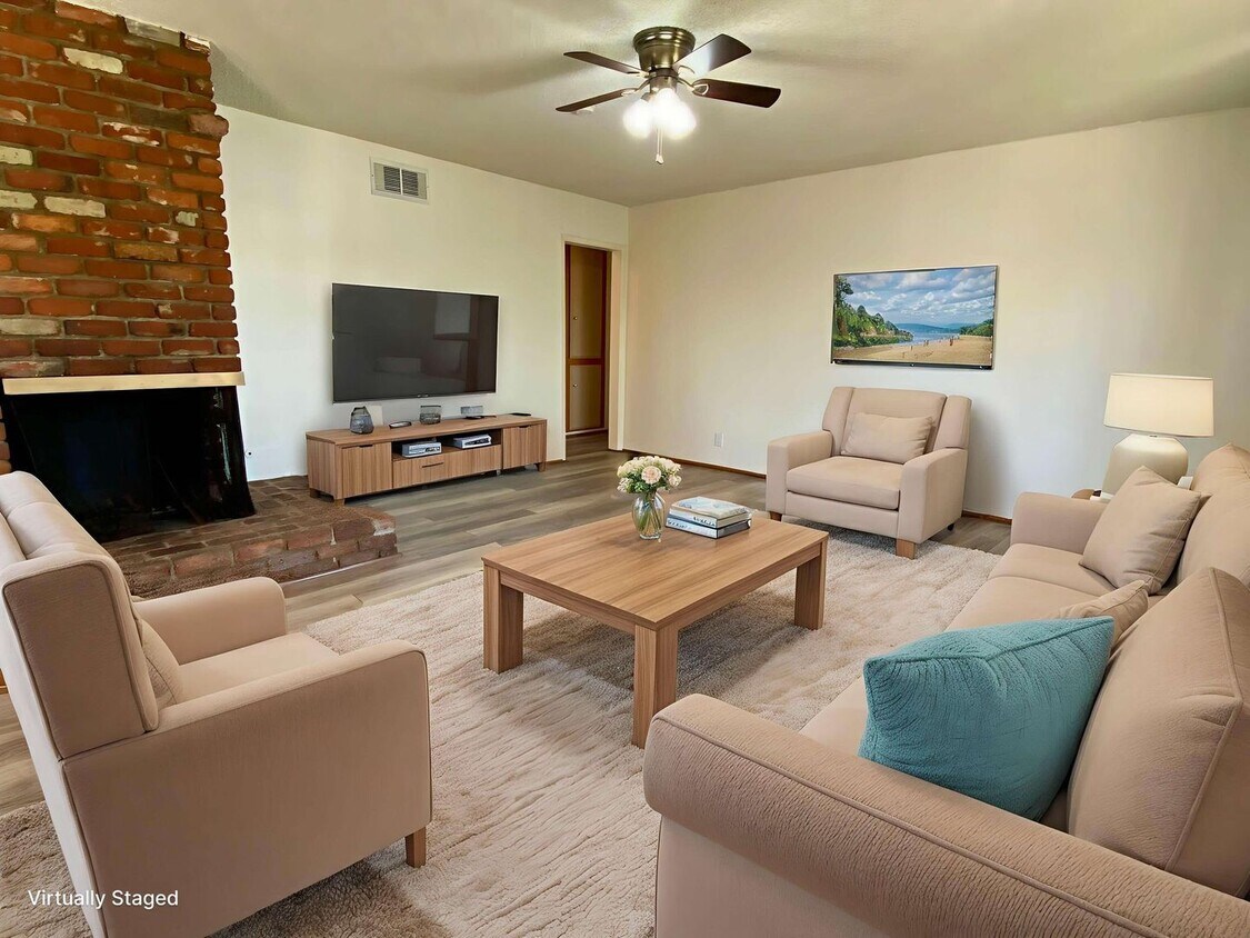 Primary Photo - Spacious 3 bed, 1.5 bath Front House in Az...