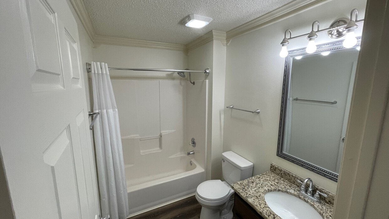 Bath - 2427 Texas Ave