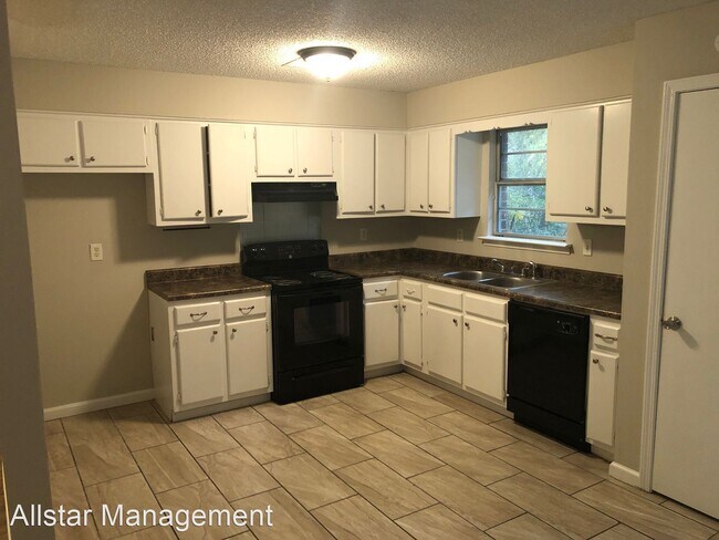 Foto del edificio - 3 br, 1 bath House - 5555 Briarwood