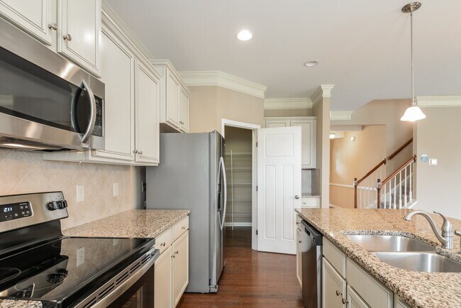 Building Photo - 22 Stonemoor Cir