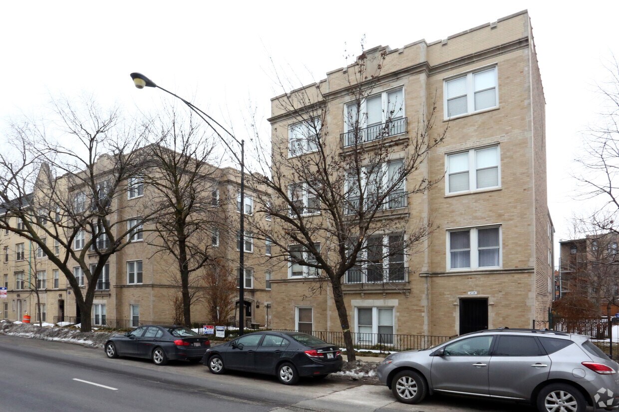 Ravenswood Apartments Chicago, IL