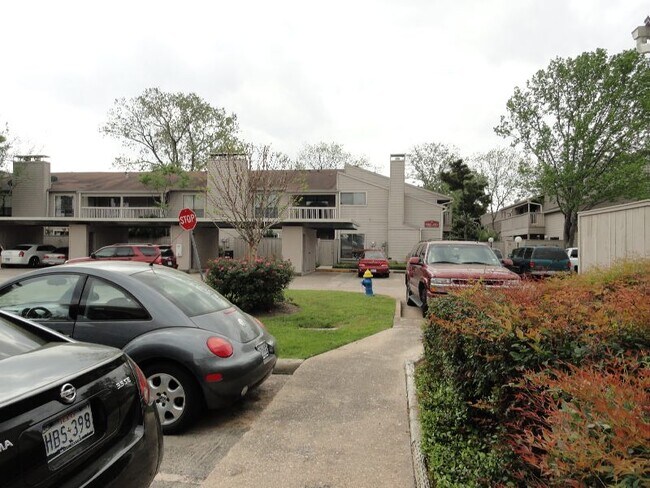 Foto del edificio - 9522 Pagewood Ln