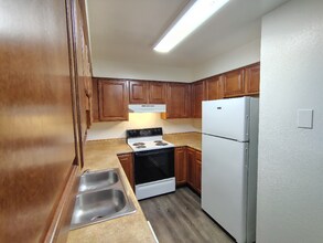 Building Photo - 600 Reusens Rd Building Photo - 600 Reusens Rd