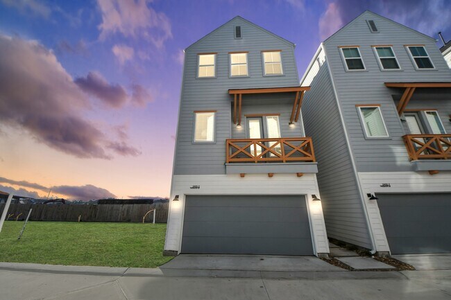 Building Photo - 3905 B Pinemont Dr