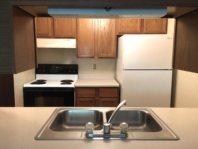Westmar Kitchen - Westmar Apartments