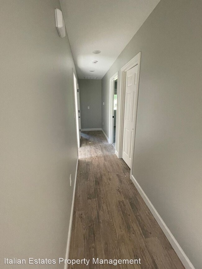 Building Photo - 3 br, 2 bath House - 1615 Hill Valley Dr.