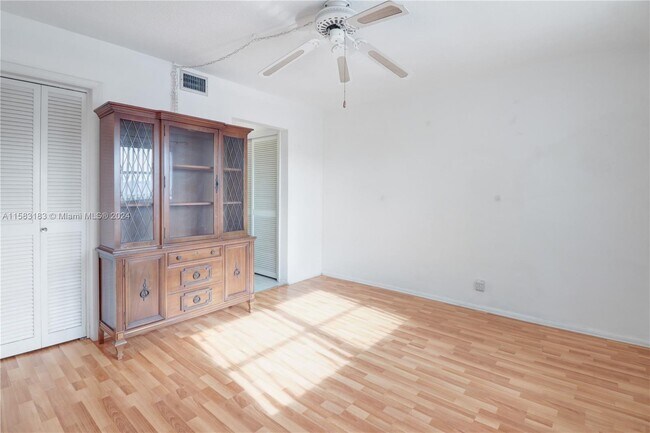 Foto del edificio - 1380 NW 43rd Ter