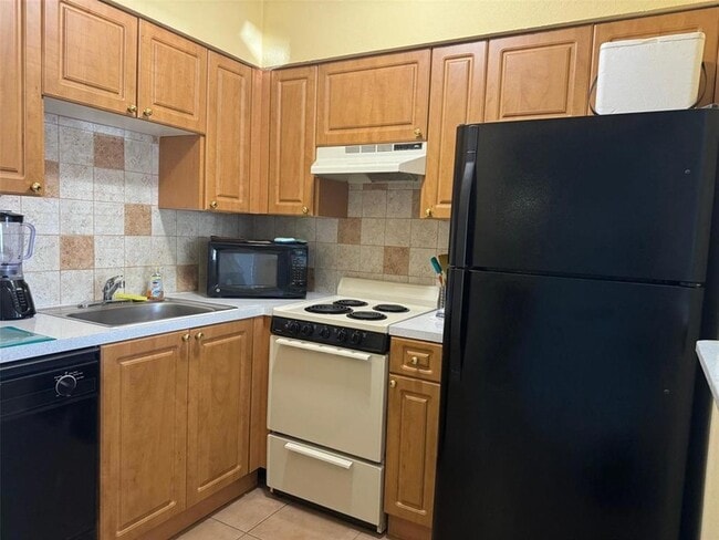 Photo - 2607 NE 8th Ave Apartment