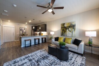 Building Photo - 13386 Briar Forest Dr