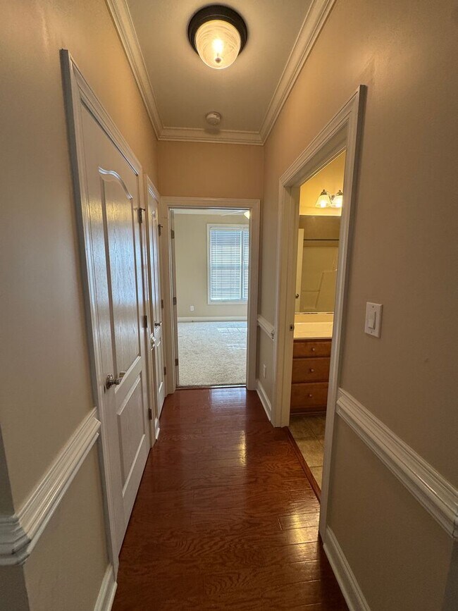 Foto del edificio - FOR RENT - Luxury Condo near downtown