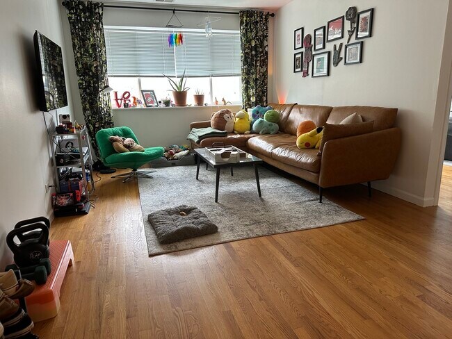 Foto del edificio - 5953 N Kenmore Ave