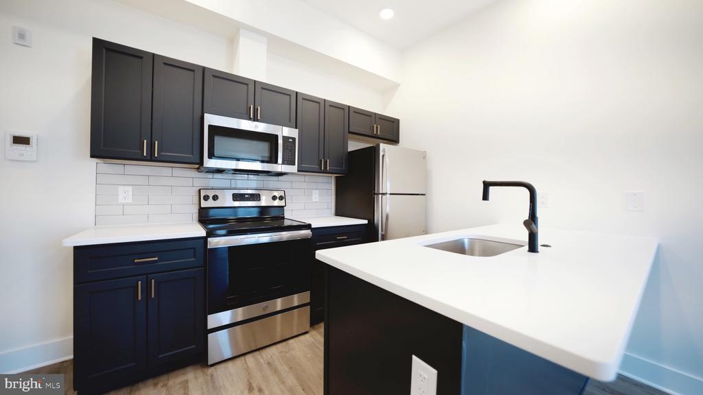 Foto principal - 6906 Ridge Ave