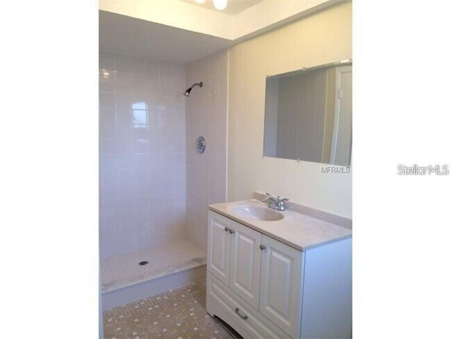 Foto del edificio - 8151 Saybrook Dr
