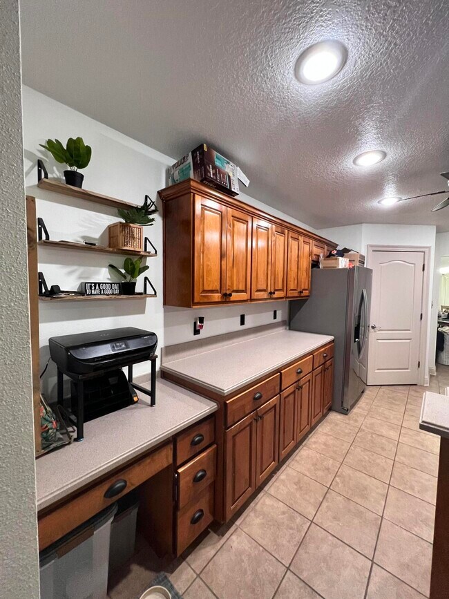 Foto del edificio - 591 Ridge Lake Rd