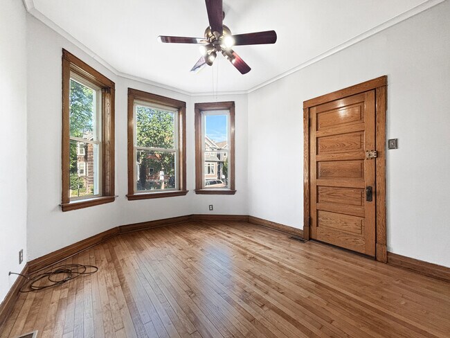 Foto del edificio - 2501 N Artesian Ave