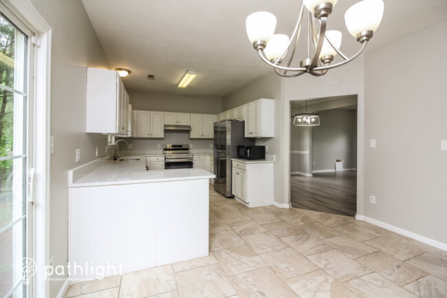 Building Photo - 1292 Raynor Dr