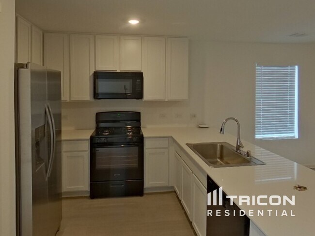 Foto del edificio - 807 Ponderosa Ln
