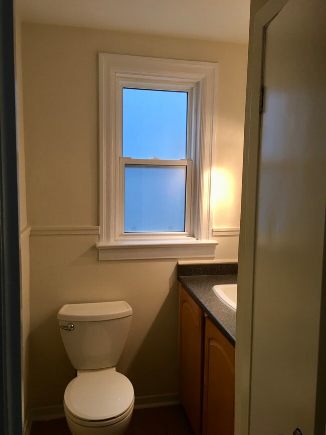 Building Photo - 61 Bedford Rd