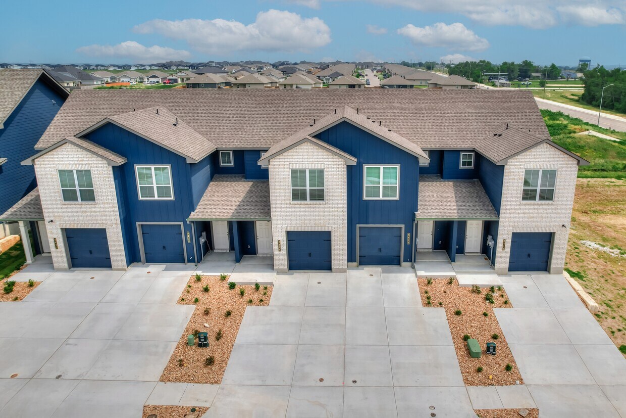 Foto principal - 8454 1st St
