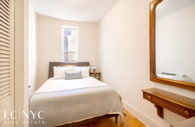 Building Photo - 138 West 87th Street