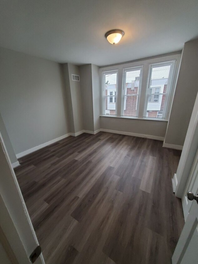 Primary Photo - 2063 East Victoria Street