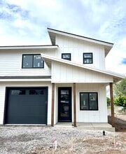 Building Photo - 1622 W Antler Ave