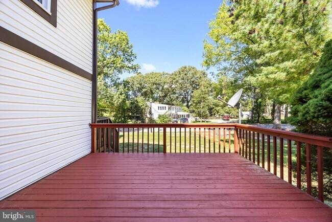 Foto del edificio - 284 Oakwood Village Ct