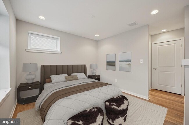 Foto del edificio - 501 W Girard Ave