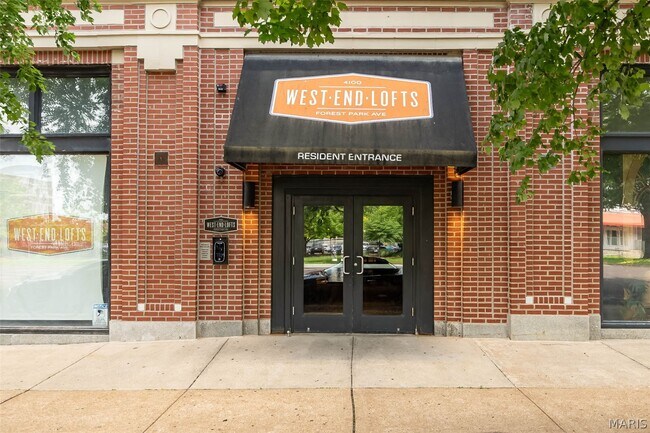 Foto del edificio - 4100 Forest Park Ave