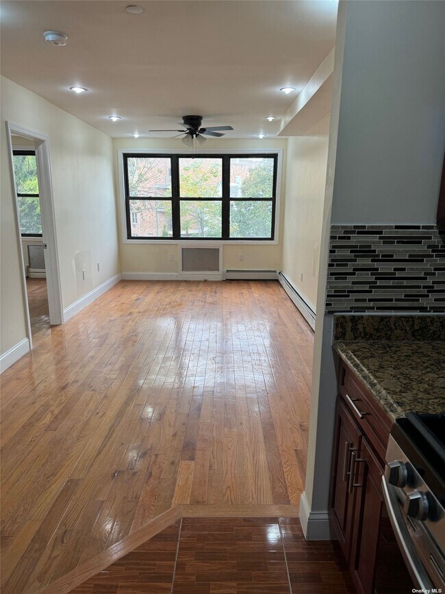 Building Photo - 84-52 Grand Ave