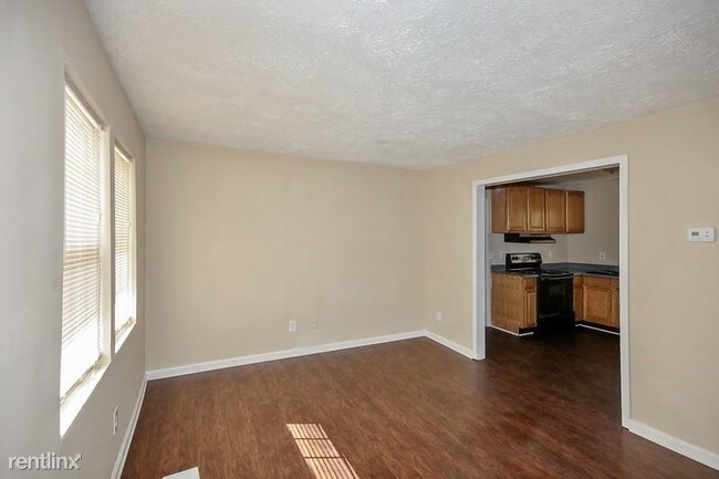 Building Photo - 3 br, 1 bath House - 2757 Revere Drive