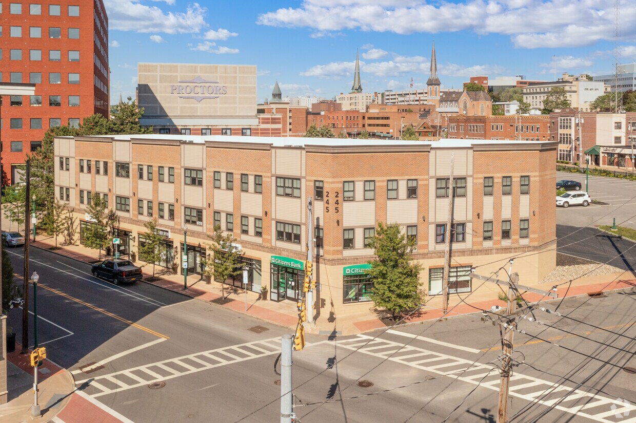 Primary Photo - 245 Broadway