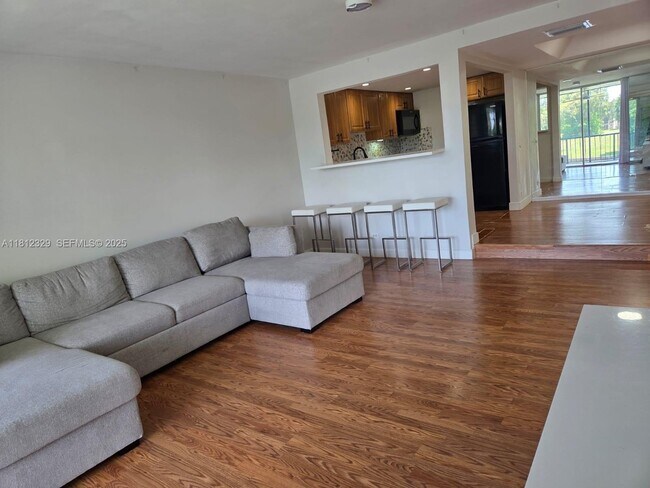 Foto del edificio - 3750 Inverrary Dr