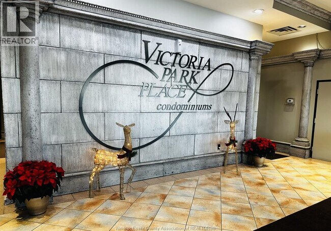 Photo du bâtiment - 150 Park St W