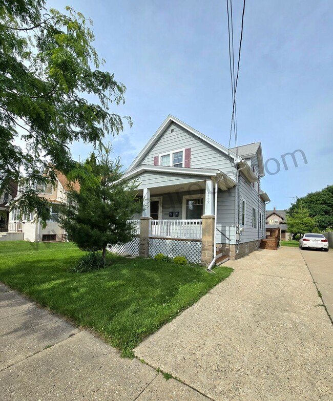 Building Photo - 4529 18th Ave
