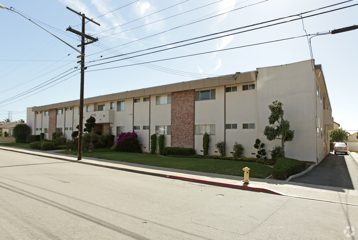 Building Photo - Dalton Apartments