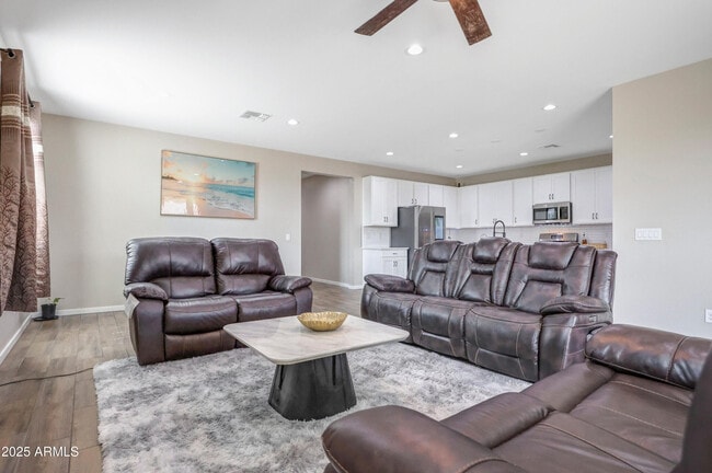 Foto del edificio - 11049 W Hadley St