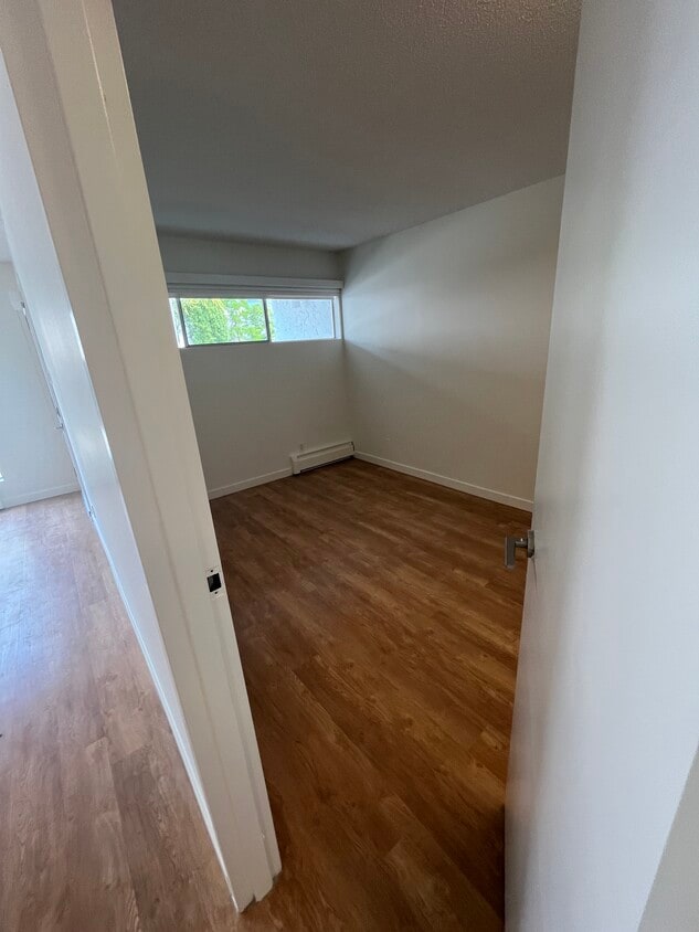 Primary Photo - Pineview Place