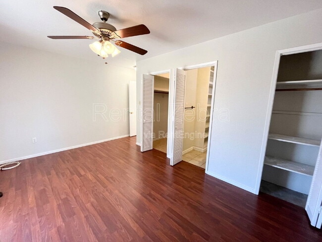 Building Photo - 687 Vallie Ct