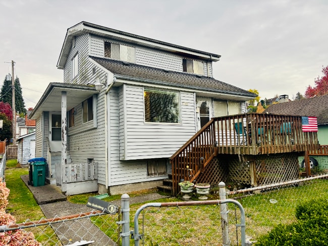 Building Photo - 5106 47th Ave SW