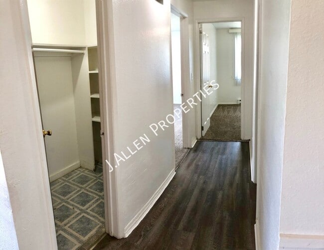 Foto del edificio - 1807 Parker Cir