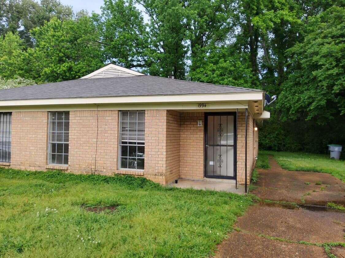 Foto principal - 1994 Goldbrier Ln