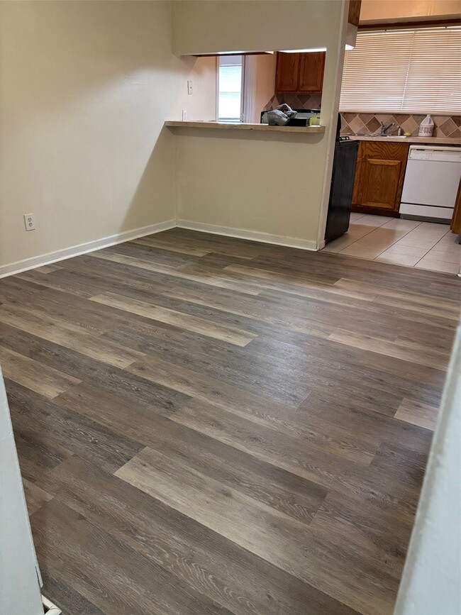 Building Photo - 1222 Kappa St