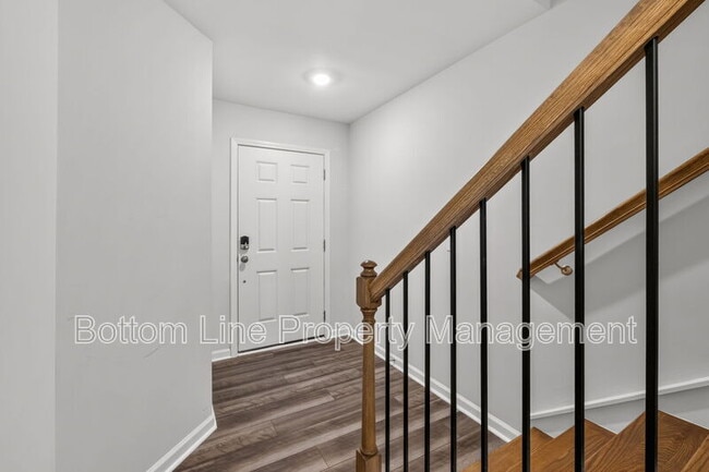 Foto del edificio - 1129 Lily Loch Wy