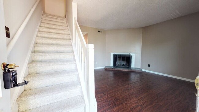 Foto del edificio - 5837 Shady Grove Cir
