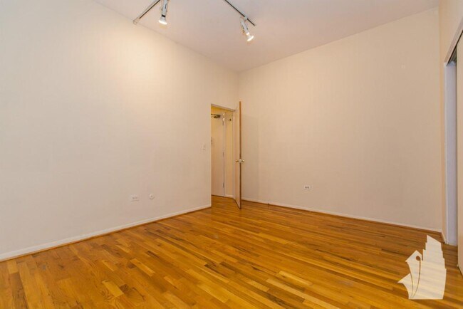 Foto del edificio - 1425 N Dearborn St