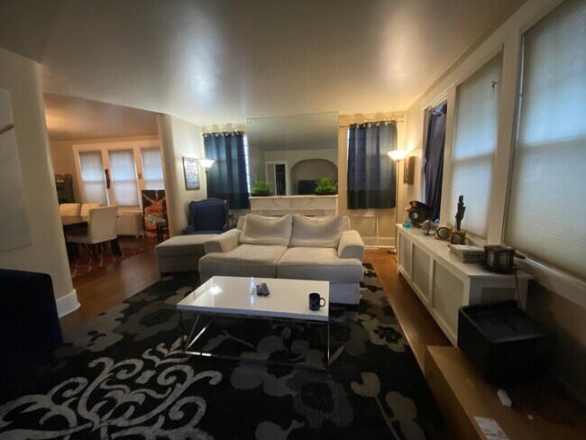 Foto del edificio - 5700 Woodmont St